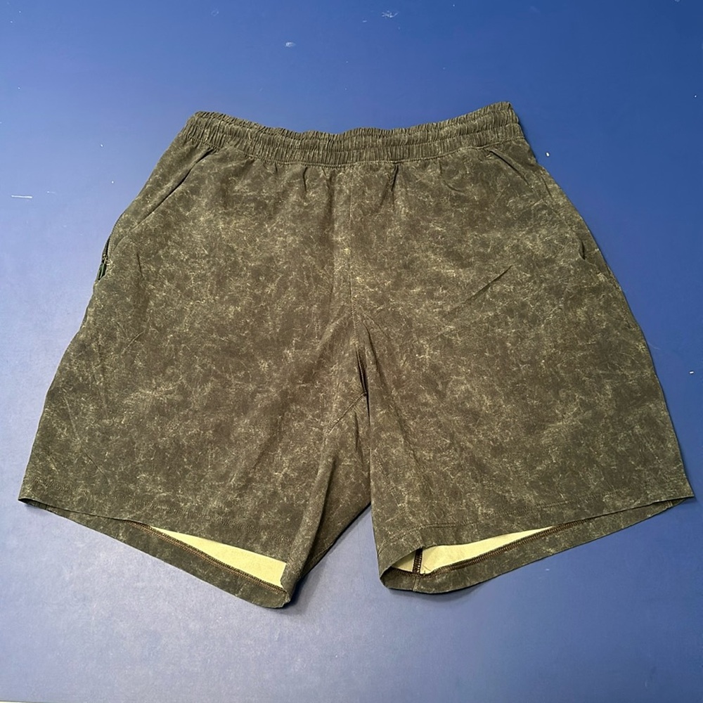 Lululemon Mens Gym Short SMALL